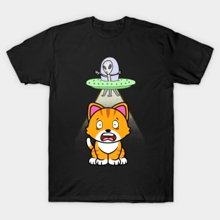 Cute orange cat is abducted by aliens T-Shirt